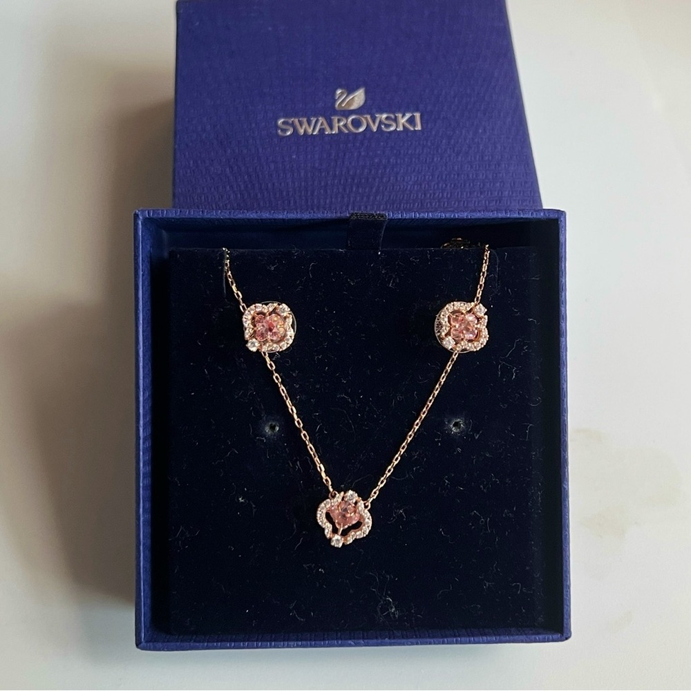 Swarovski Pink and Rose Gold Clover Necklace Set